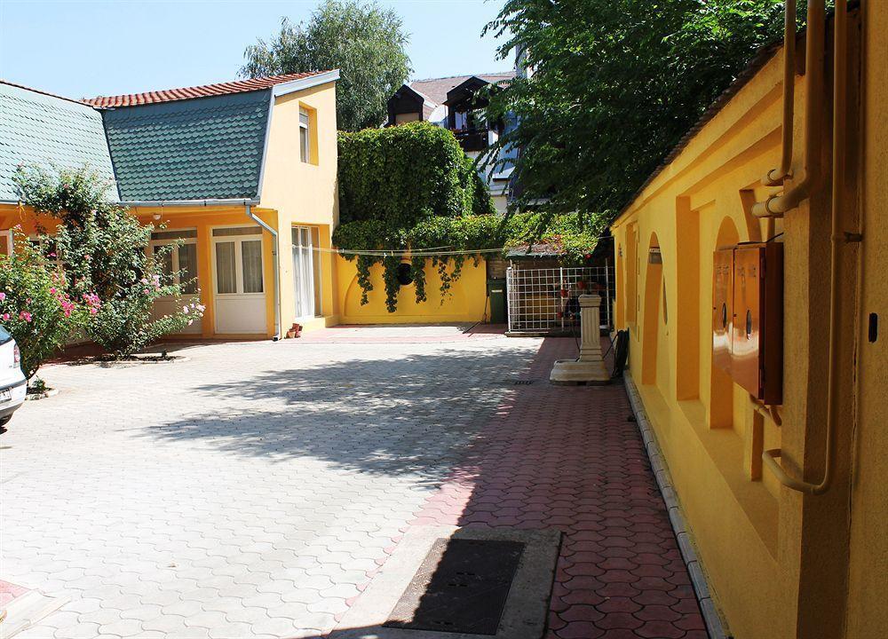 Vila Ile De France Novi Sad Esterno foto