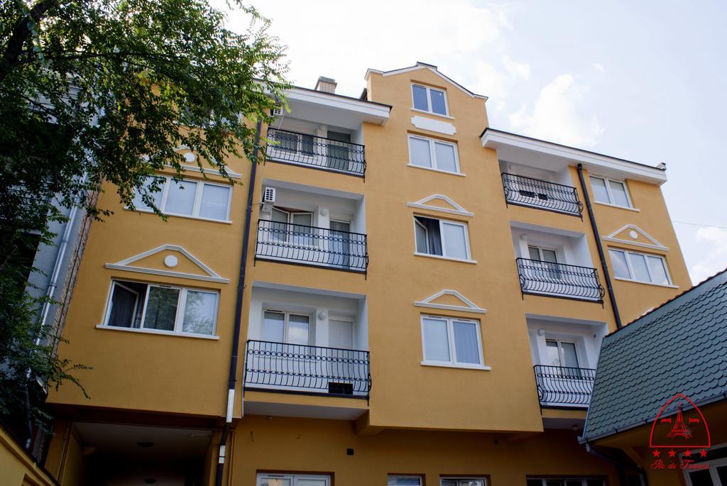 Vila Ile De France Novi Sad Esterno foto
