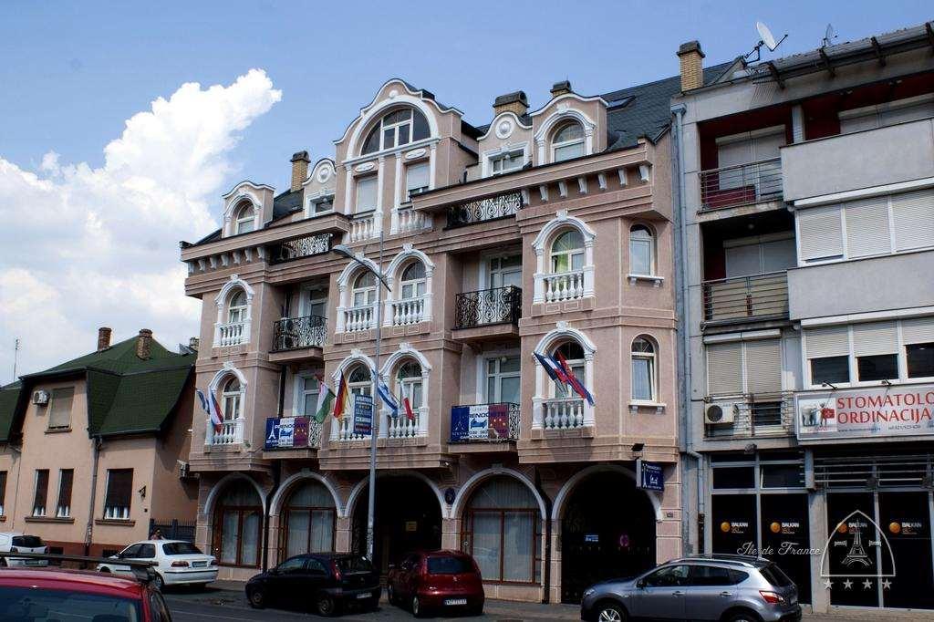 Vila Ile De France Novi Sad Esterno foto